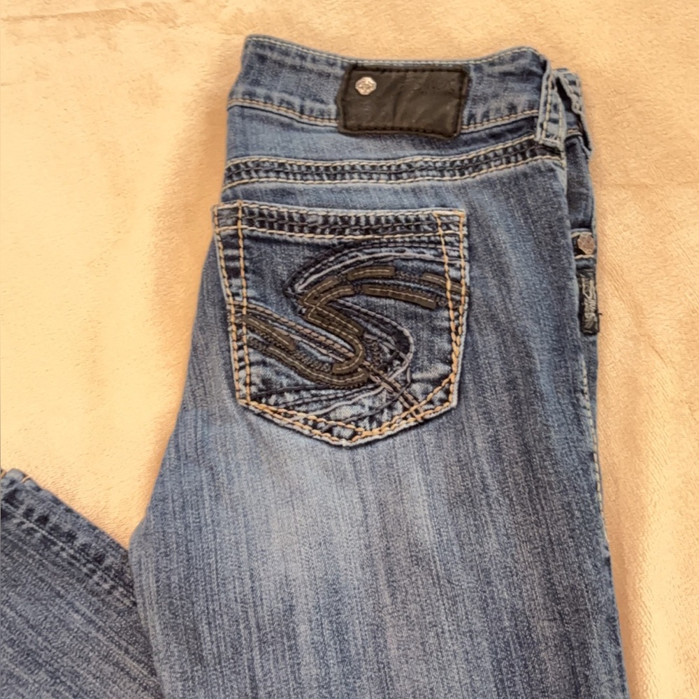 Women’s Silver Brand Denim Capris - Picture 2 of 5
